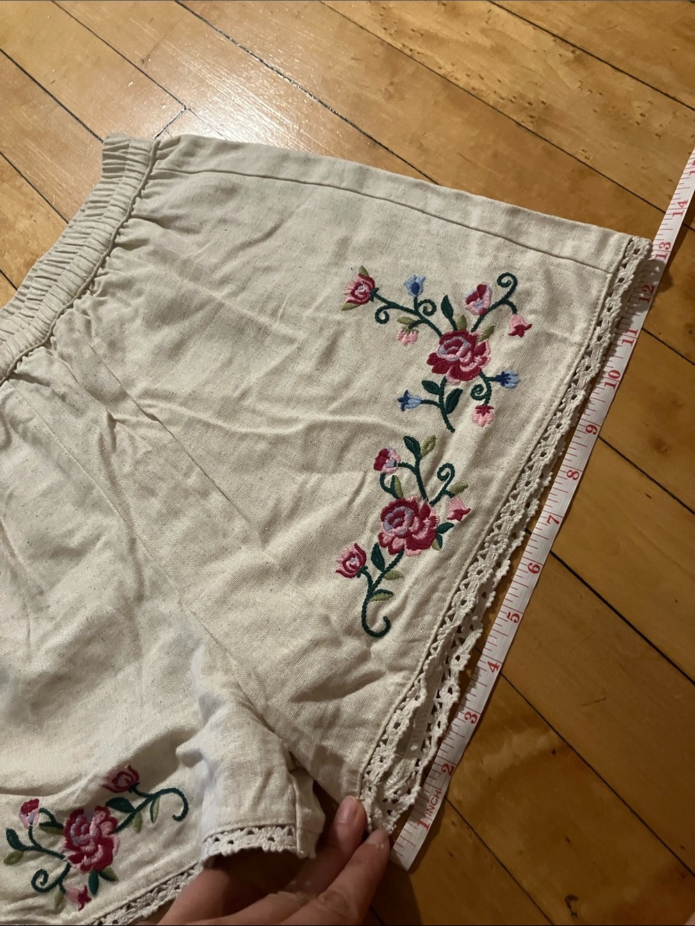 Blu Pepper Beige Embroidered Flower Pull On Linen Blend Shorts Medium - Picture 8 of 10